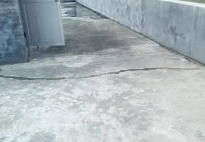 开平楼顶漏水维修公司分享下如何解决卫生间隐蔽部位漏水的问题?